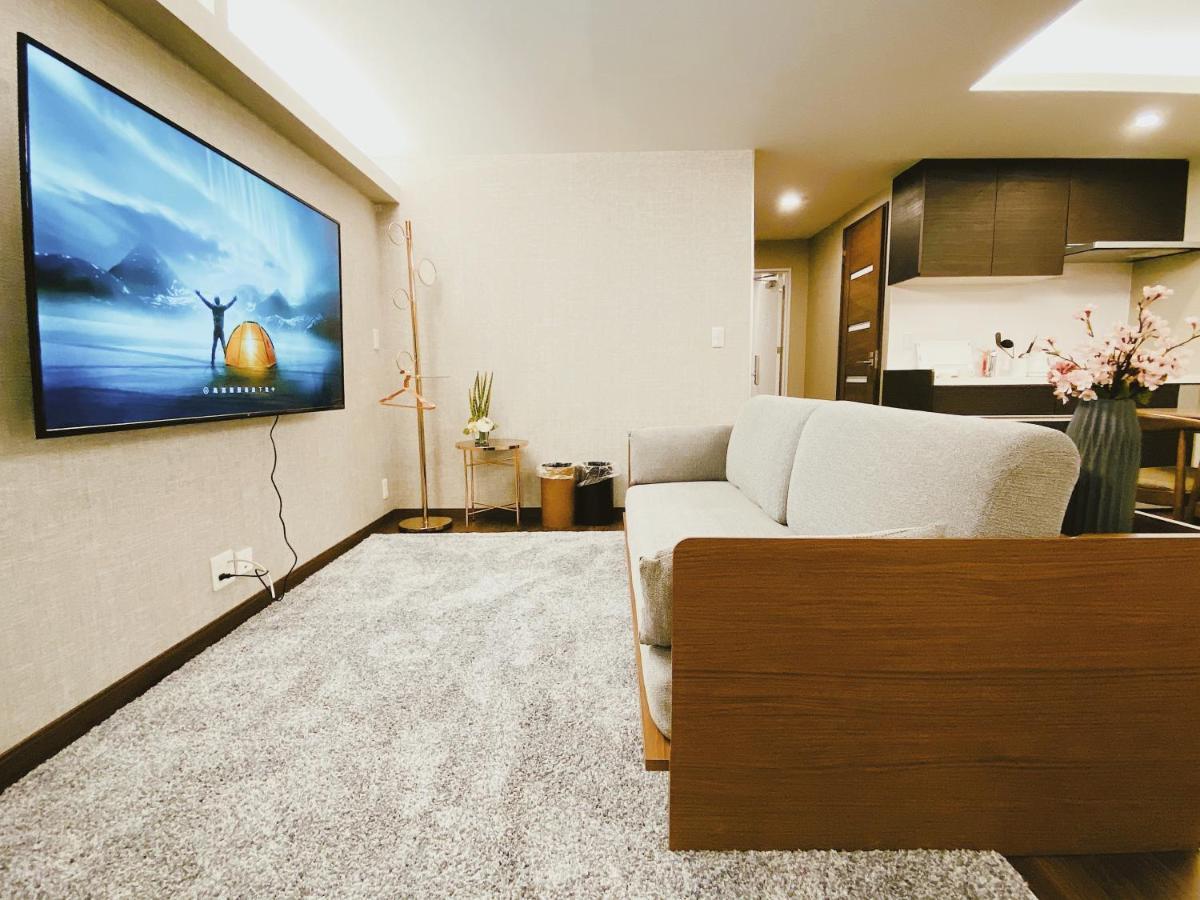Cherry Blooming Tokyo- All Suite Boutique Hotel 东京伊樱里-中央区全套房艺术酒店 Luaran gambar